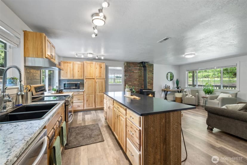 Property photo for 13520 Burn Road, Arlington photo 8
