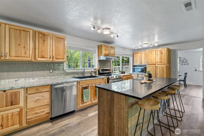Property photo for 13520 Burn Road, Arlington photo 10