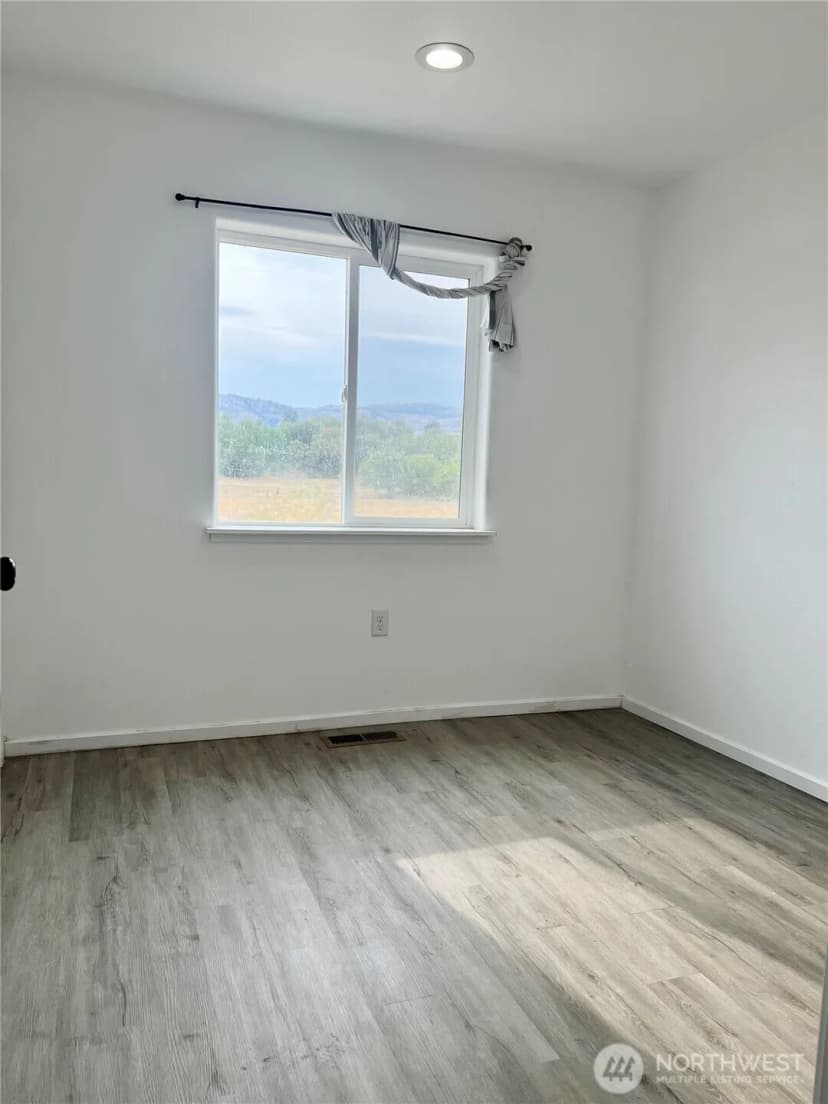 Property photo for 38 Miller Road, Omak photo 17