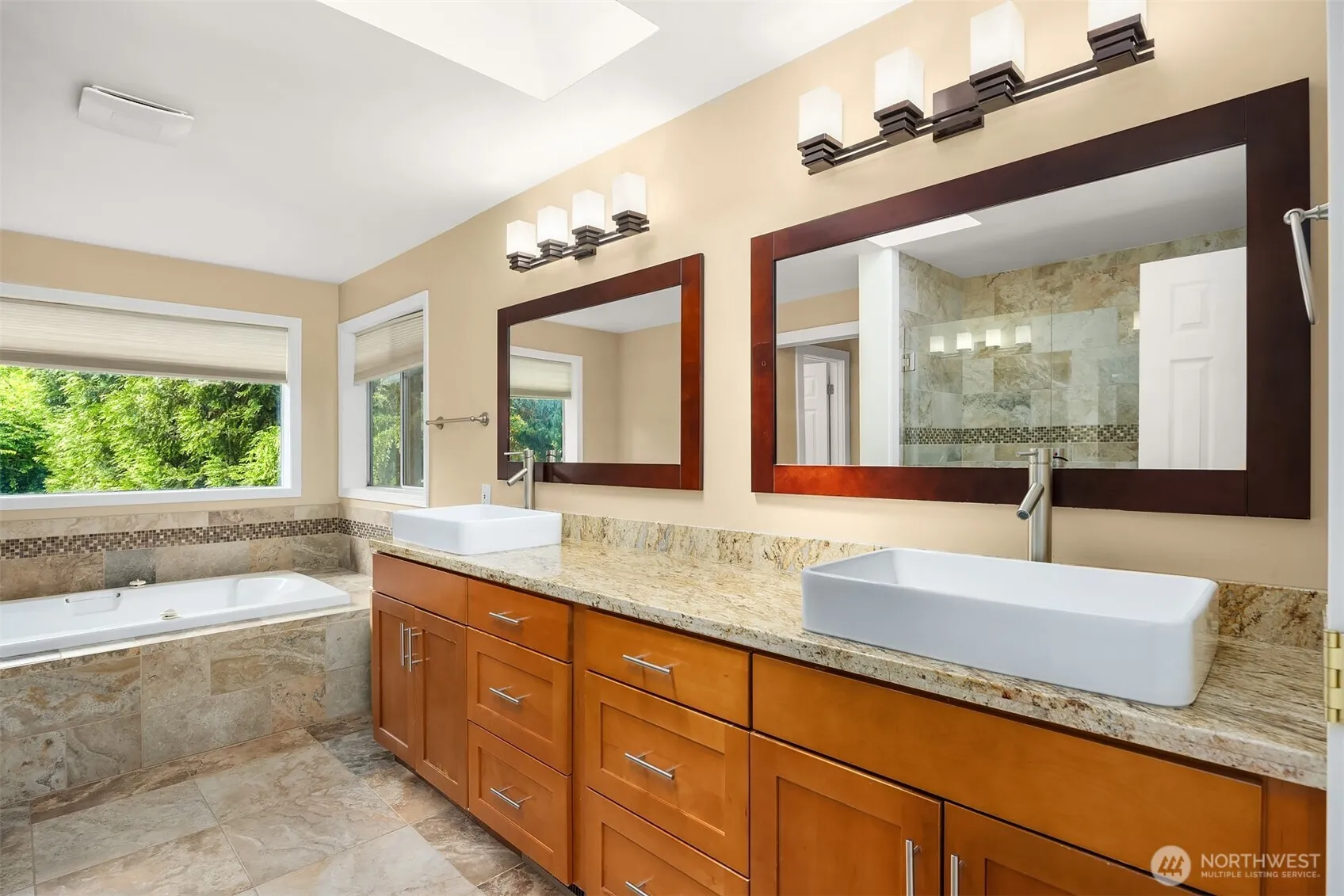 Property photo for 10504 Dixon Drive S, Seattle photo 17