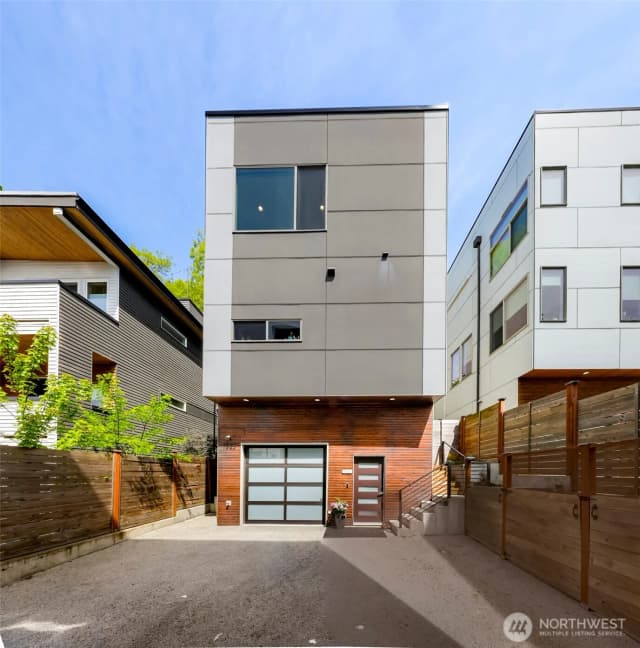 Property photo for 1628 S Lane Street, Seattle photo 2