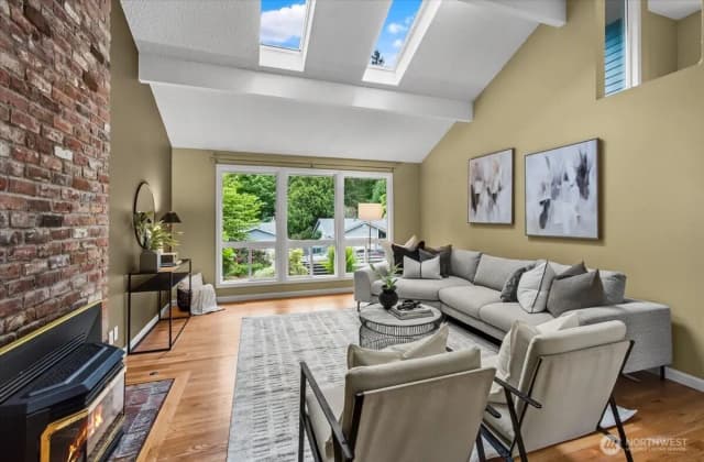 Property photo for 11725 Ne 145th Street, Kirkland photo 4