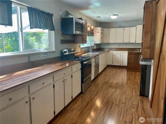 Property photo for 1224 Coal Creek Road, Longview photo 3