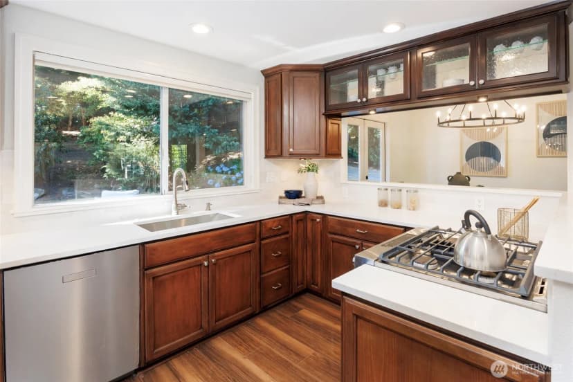 Property photo for 11635 Ne 95th Street, Kirkland photo 12