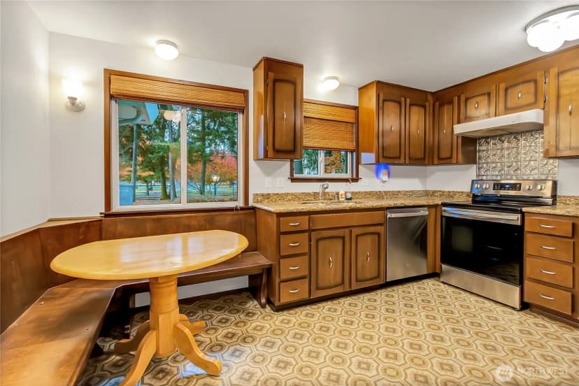 Property photo for 16820 36th Avenue E, Tacoma photo 11
