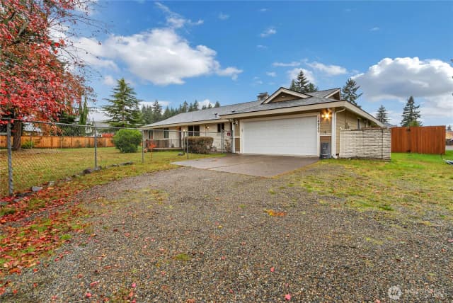 Property photo for 16820 36th Avenue E, Tacoma photo 3