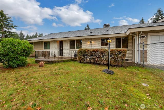 Property photo for 16820 36th Avenue E, Tacoma photo 2