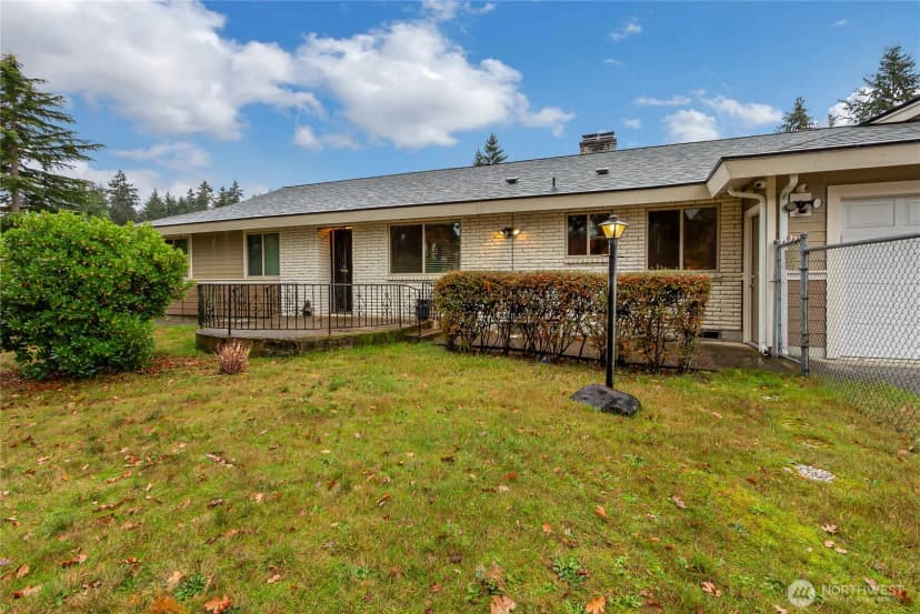 Property photo for 16820 36th Avenue E, Tacoma photo 2