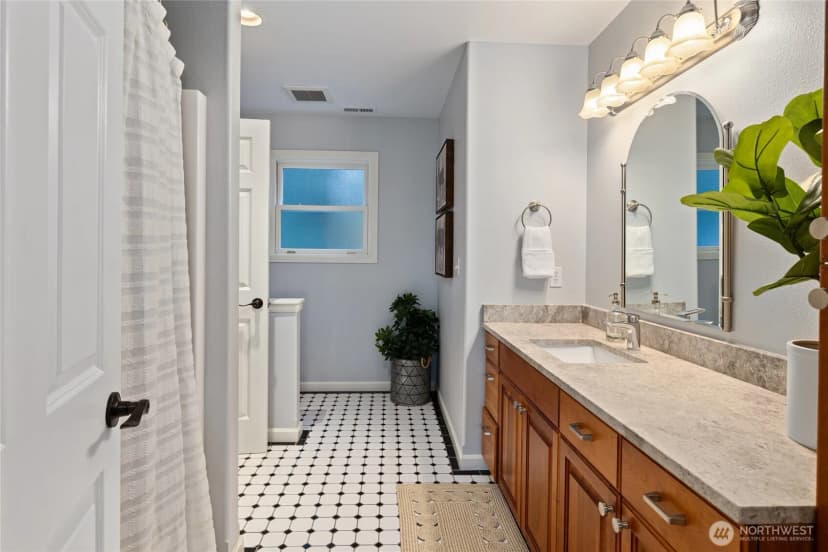Property photo for 60 Spruce Lane, Ronald photo 18