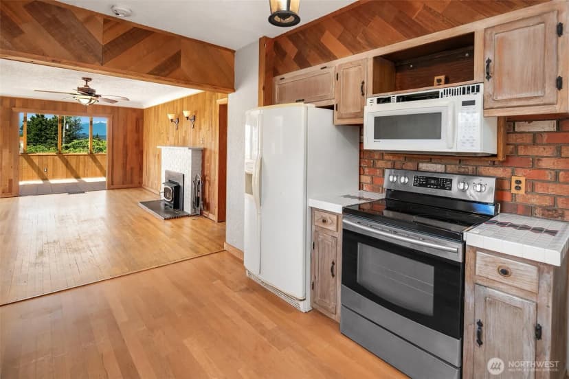 Property photo for 25443 Pioneer Way Nw, Poulsbo photo 24