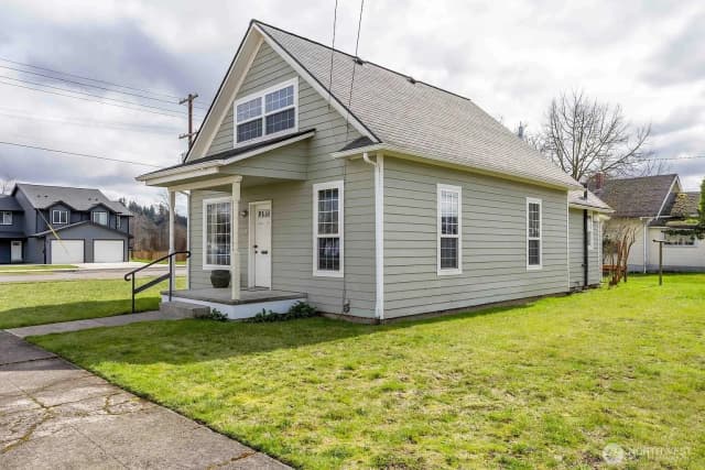 Property photo for 116 E 4th Street, Centralia photo 2