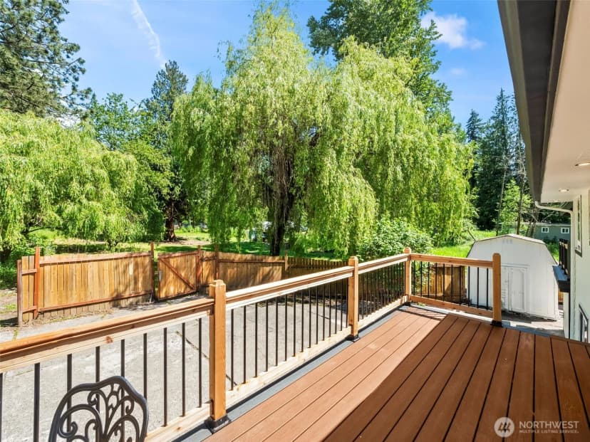 Property photo for 13517 Bingham Avenue E, Tacoma photo 9