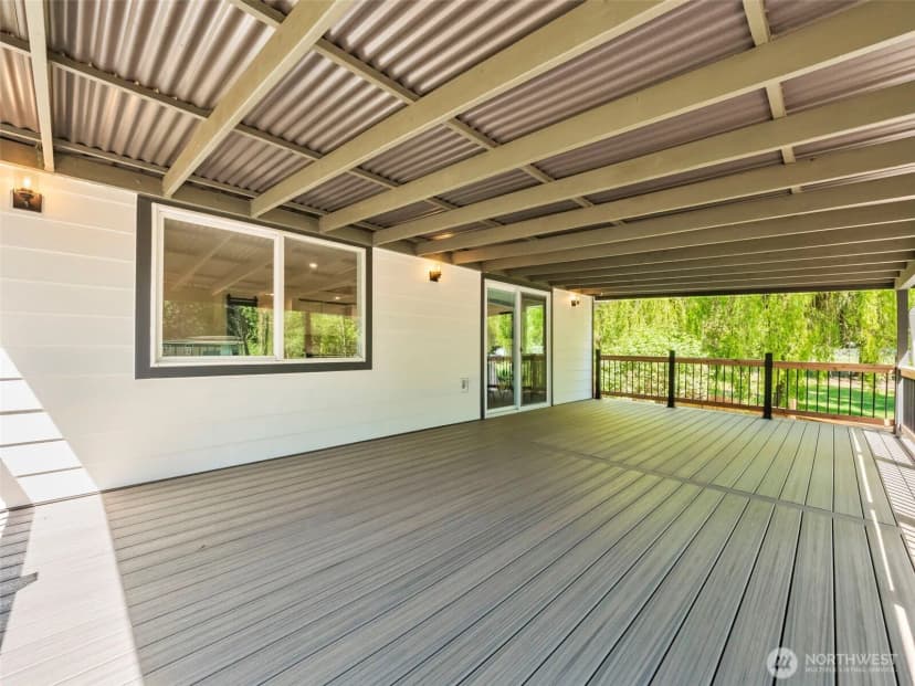 Property photo for 13517 Bingham Avenue E, Tacoma photo 5