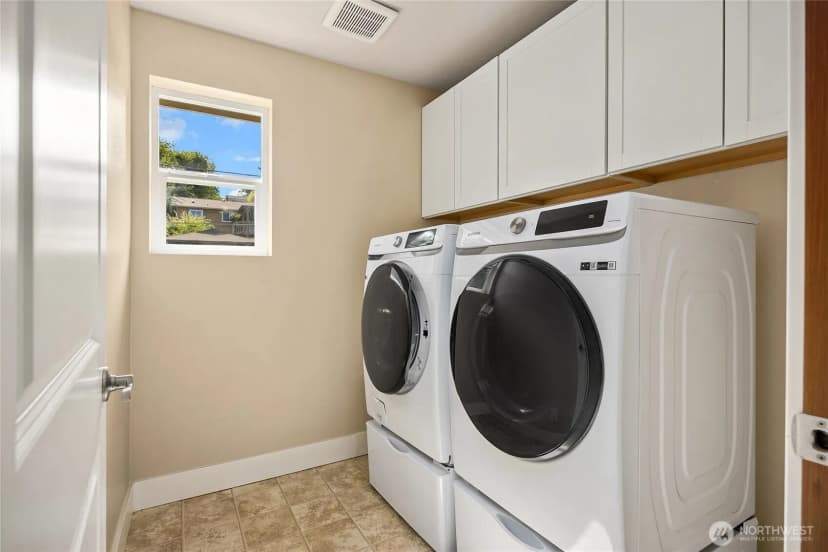 Property photo for 2653 19th Street, Bremerton photo 15
