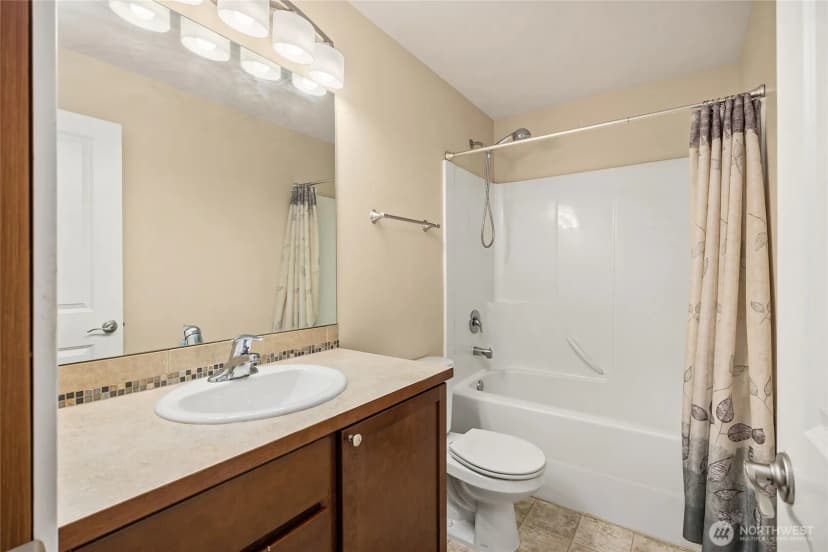 Property photo for 2653 19th Street, Bremerton photo 13