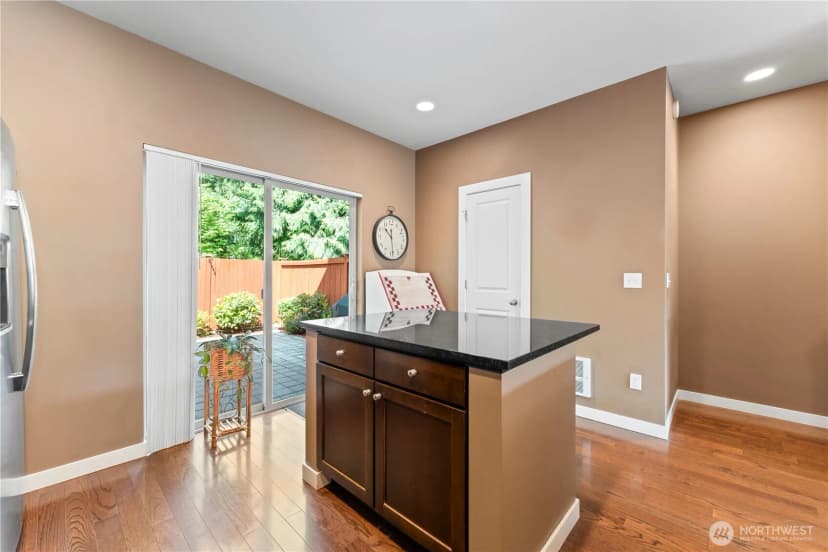Property photo for 16404 1st Drive Se, Bothell photo 9