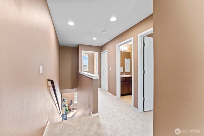 Property photo for 16404 1st Drive Se, Bothell photo 18