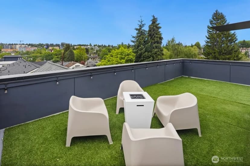 Property photo for 5710 Roosevelt Way Ne #b, Seattle photo 21