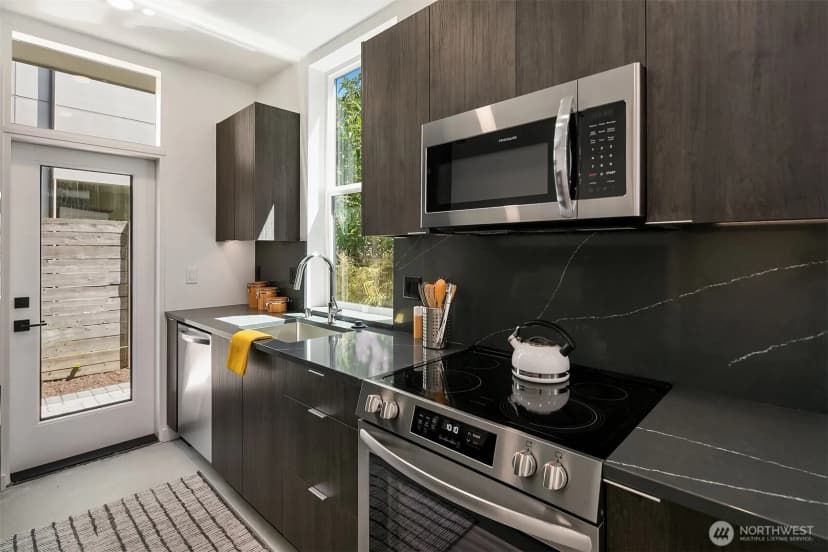 Property photo for 6732 Alonzo Avenue Nw #b, Seattle photo 6
