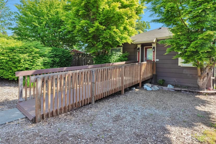 Property photo for 7344 35th Avenue Sw, Seattle photo 2