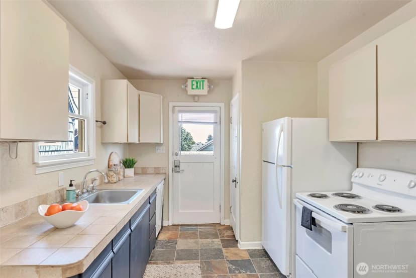 Property photo for 7344 35th Avenue Sw, Seattle photo 13