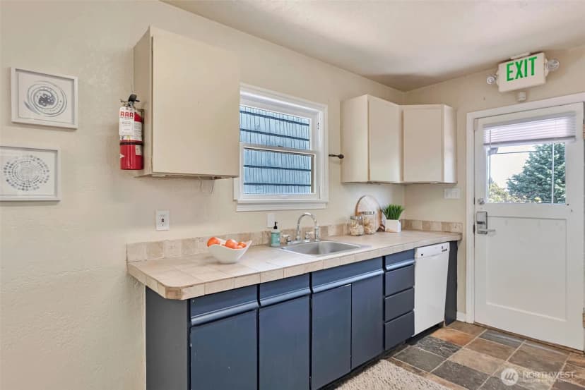 Property photo for 7344 35th Avenue Sw, Seattle photo 14