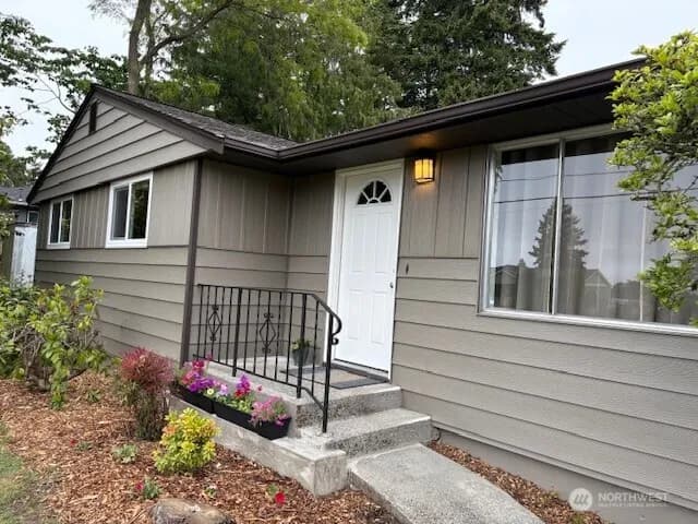 Property photo for 10644 19th Avenue Se, Seattle photo 3