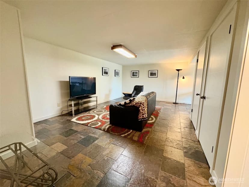 Property photo for 10644 19th Avenue Se, Seattle photo 23