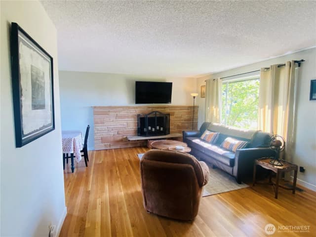 Property photo for 10644 19th Avenue Se, Seattle photo 5