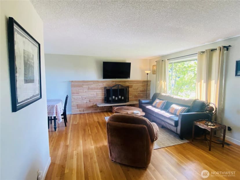 Property photo for 10644 19th Avenue Se, Seattle photo 5