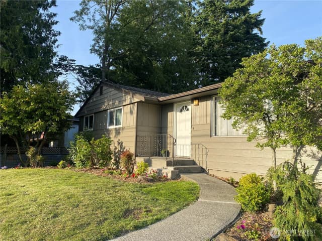 Property photo for 10644 19th Avenue Se, Seattle photo 2