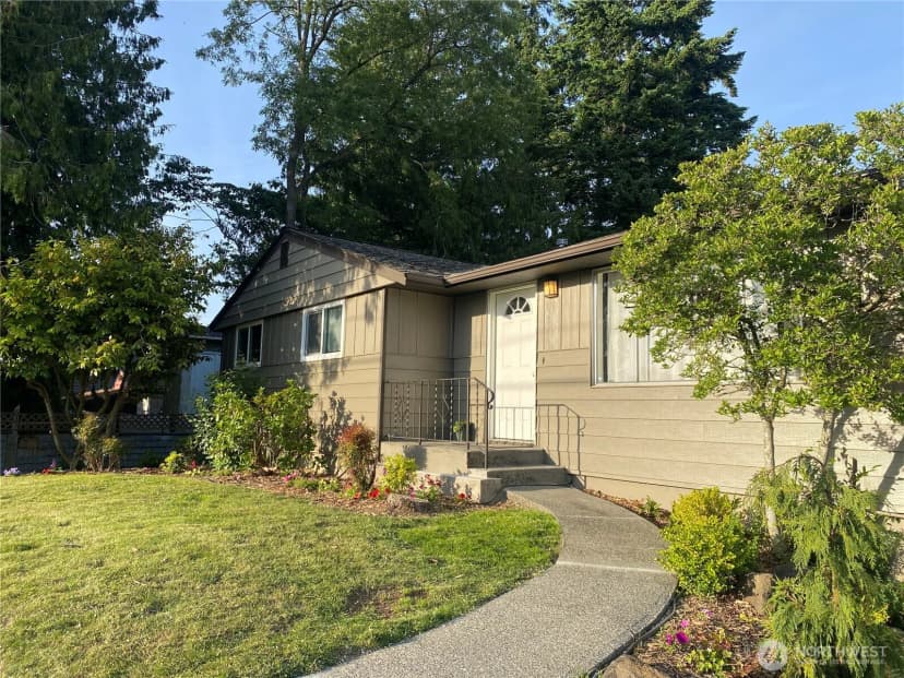 Property photo for 10644 19th Avenue Se, Seattle photo 2