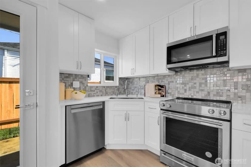 Property photo for 8042 19th Avenue Nw, Seattle photo 10