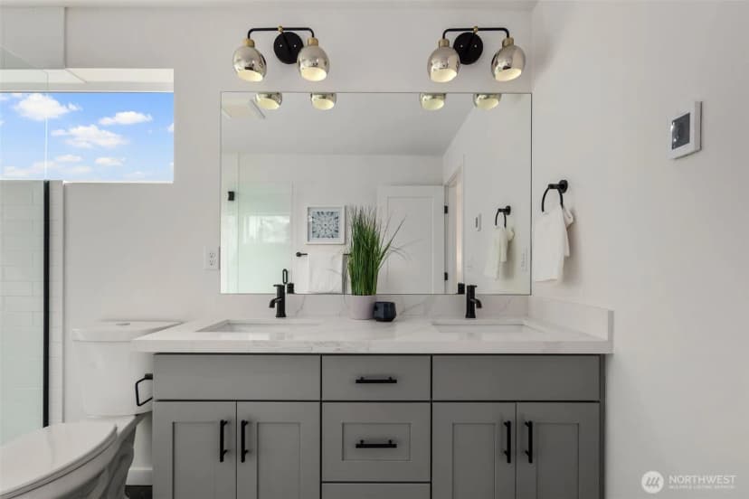 Property photo for 817 C S Rose Street, Seattle photo 11