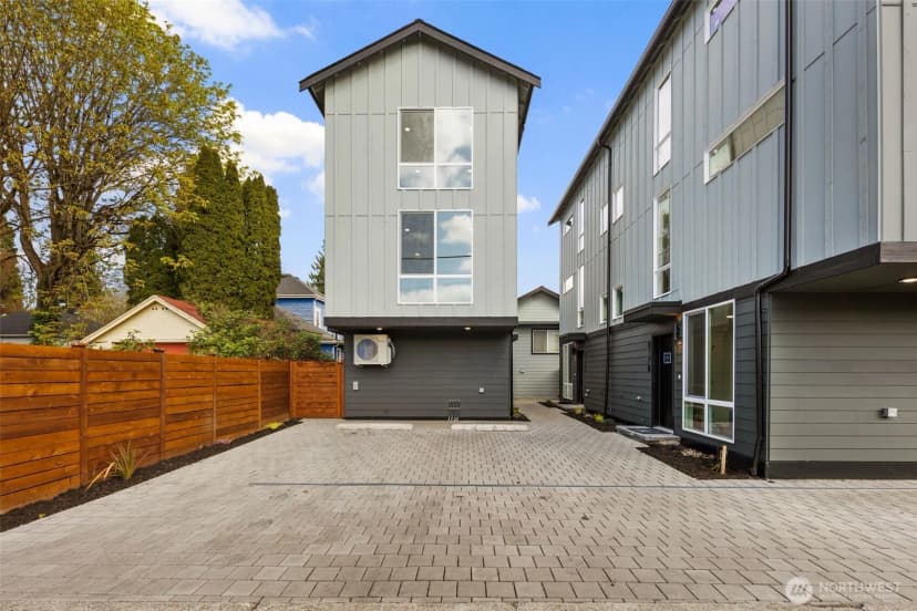 Property photo for 817 C S Rose Street, Seattle photo 23