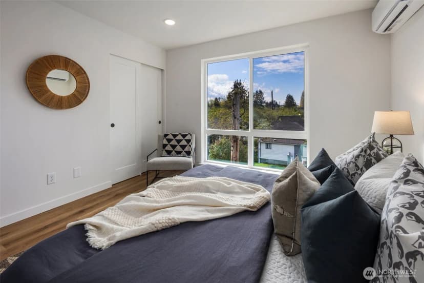 Property photo for 817 C S Rose Street, Seattle photo 8