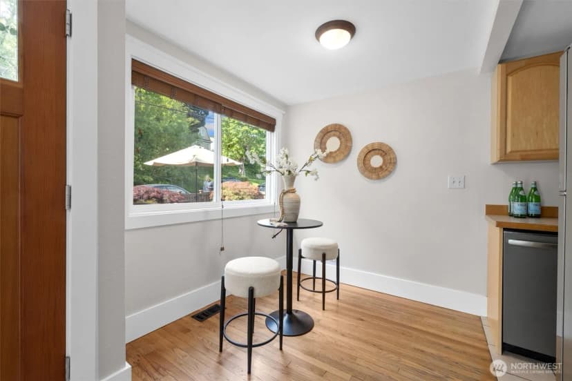 Property photo for 664 W Emerson Street #unit A, Seattle photo 9