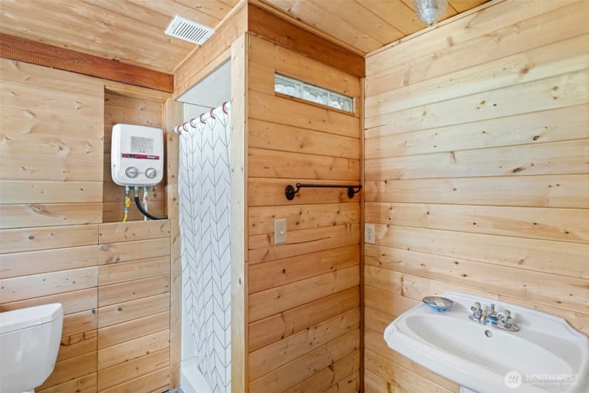 Property photo for 35 N Airport Way, Stuart Island photo 17