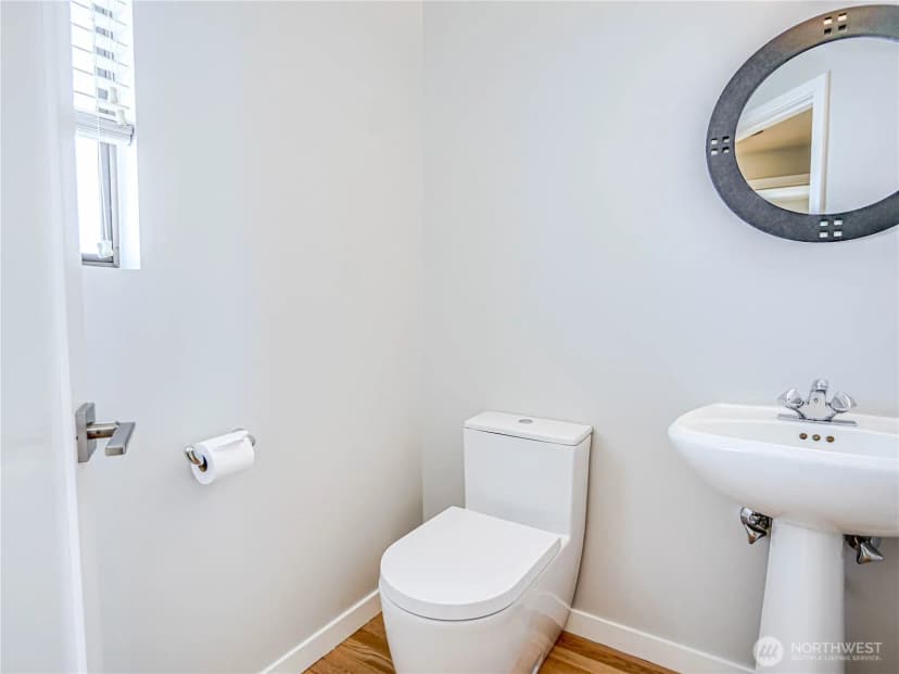 Property photo for 4441 53rd Avenue Sw, Seattle photo 15