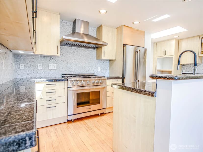 Property photo for 4441 53rd Avenue Sw, Seattle photo 6