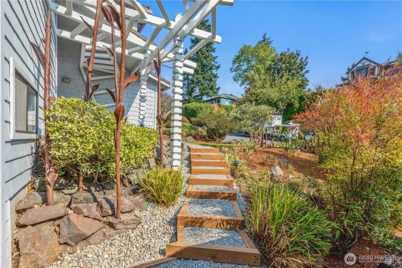 Property photo for 4441 53rd Avenue Sw, Seattle photo 36