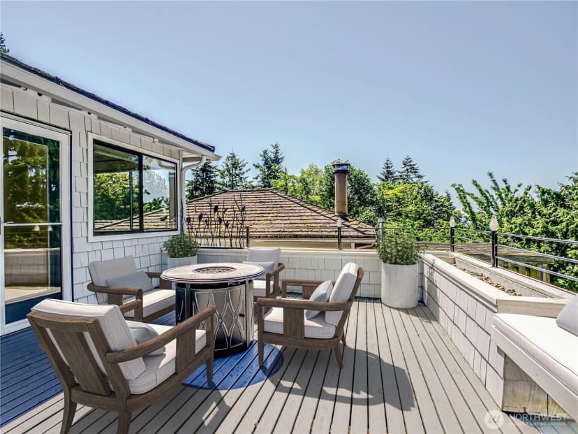 Property photo for 4441 53rd Avenue Sw, Seattle photo 3