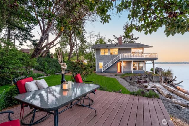Property photo for 9788 Manitou Beach Drive Ne, Bainbridge Island