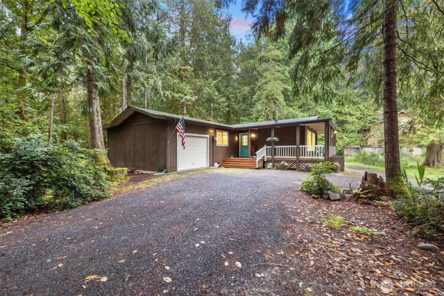 Property photo for 658 E Pitcairn Place, Shelton