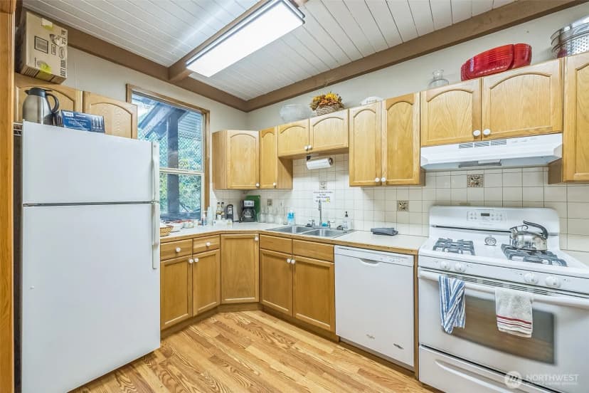 Property photo for 658 E Pitcairn Place, Shelton photo 34