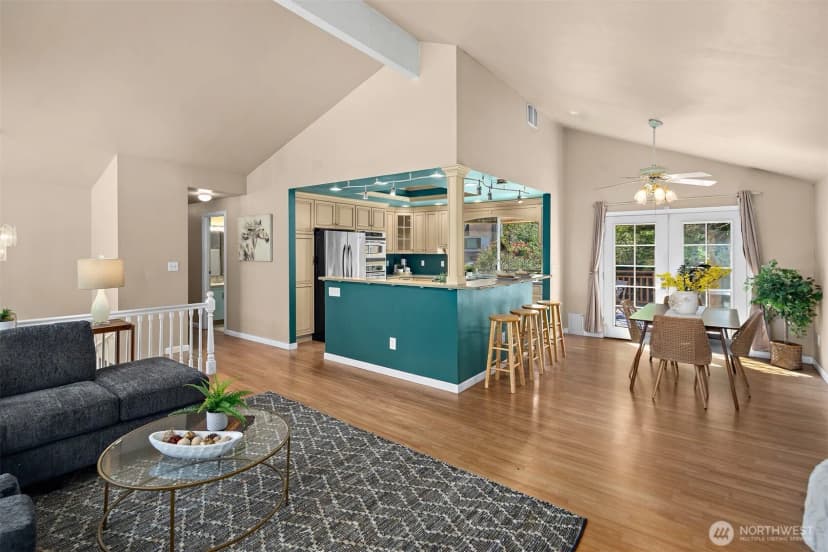Property photo for 19611 30th Avenue Ne, Shoreline photo 5