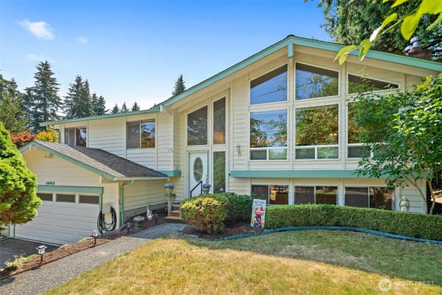 Property photo for 19611 30th Avenue Ne, Shoreline