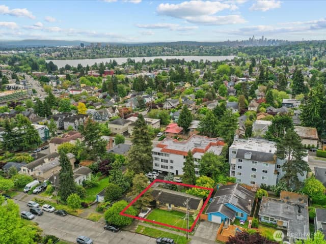 Property photo for 731 N 86th Street, Seattle photo 3