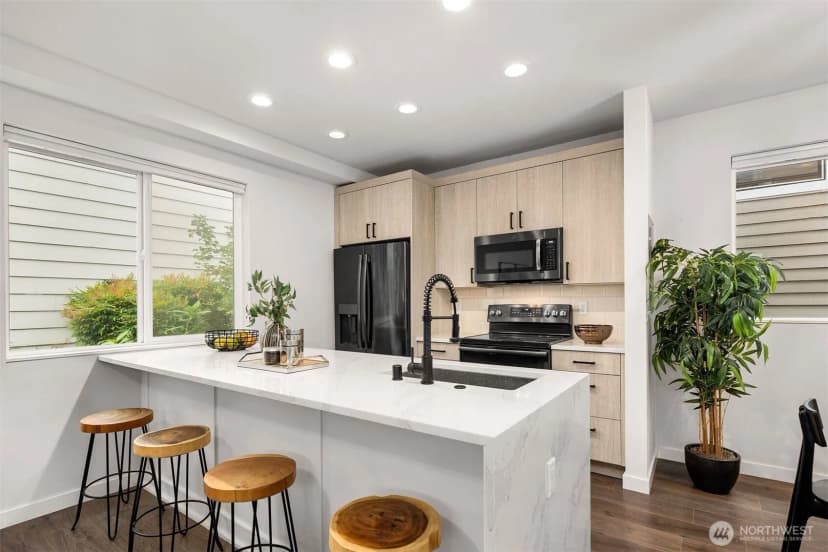 Property photo for 919 N 103rd Street #a, Seattle photo 10