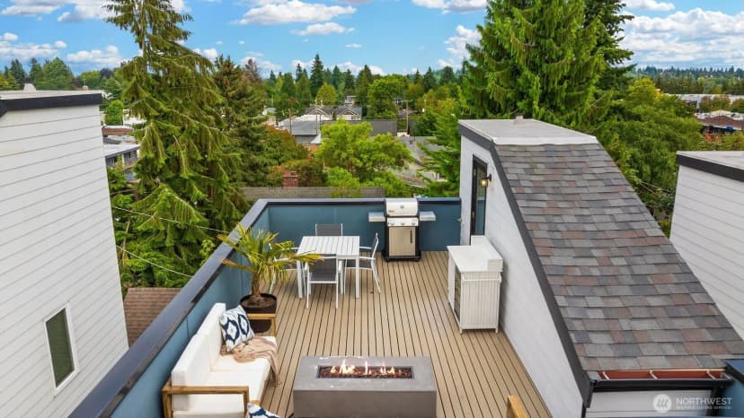 Property photo for 919 N 103rd Street #a, Seattle photo 4